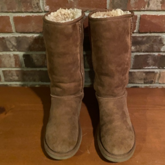 UGG MID-CALF BOOTS - Picture 3 of 9